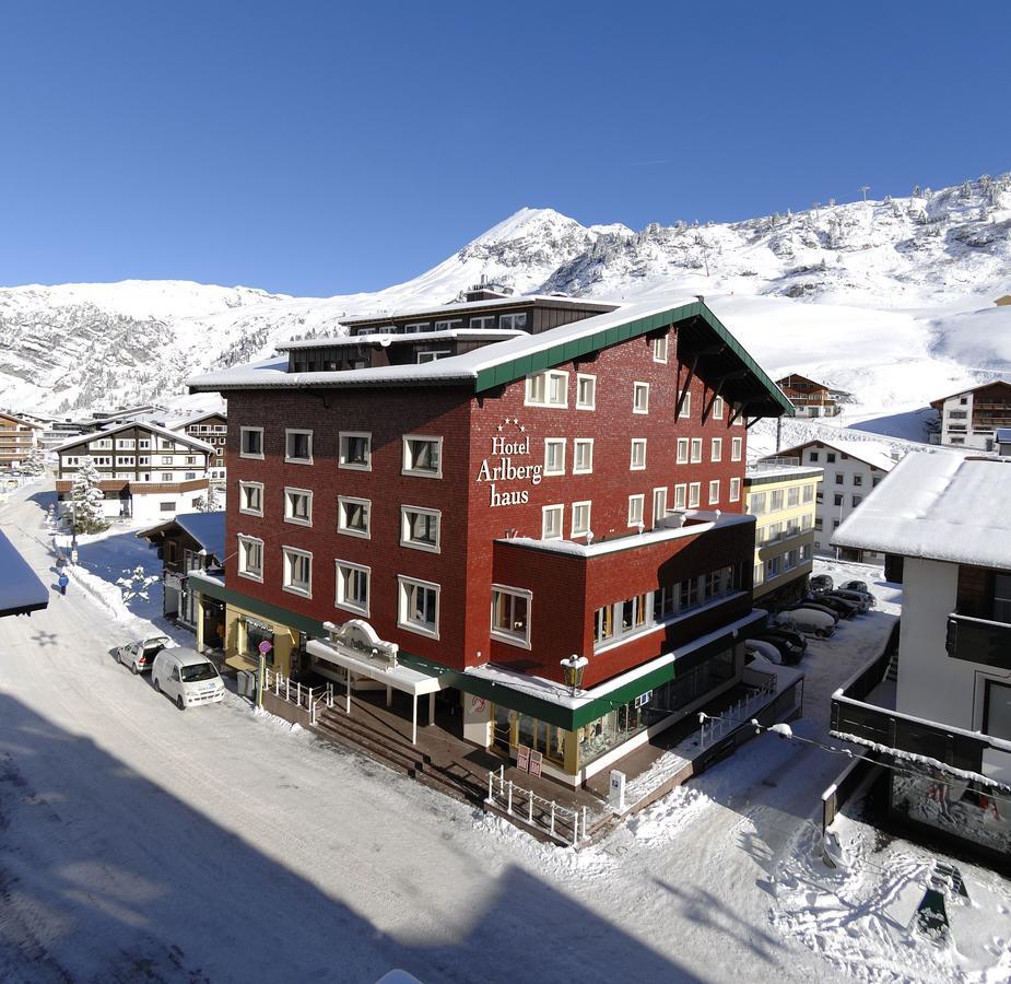 Arlberghaus Hotel Zuers Exterior photo
